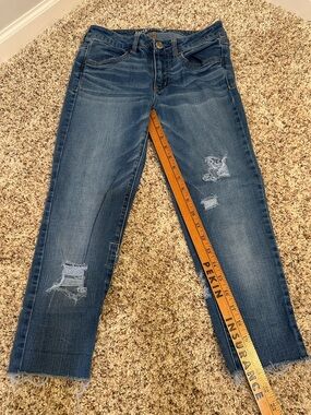 American Eagle Outfitters Dark Blue capri Distressed